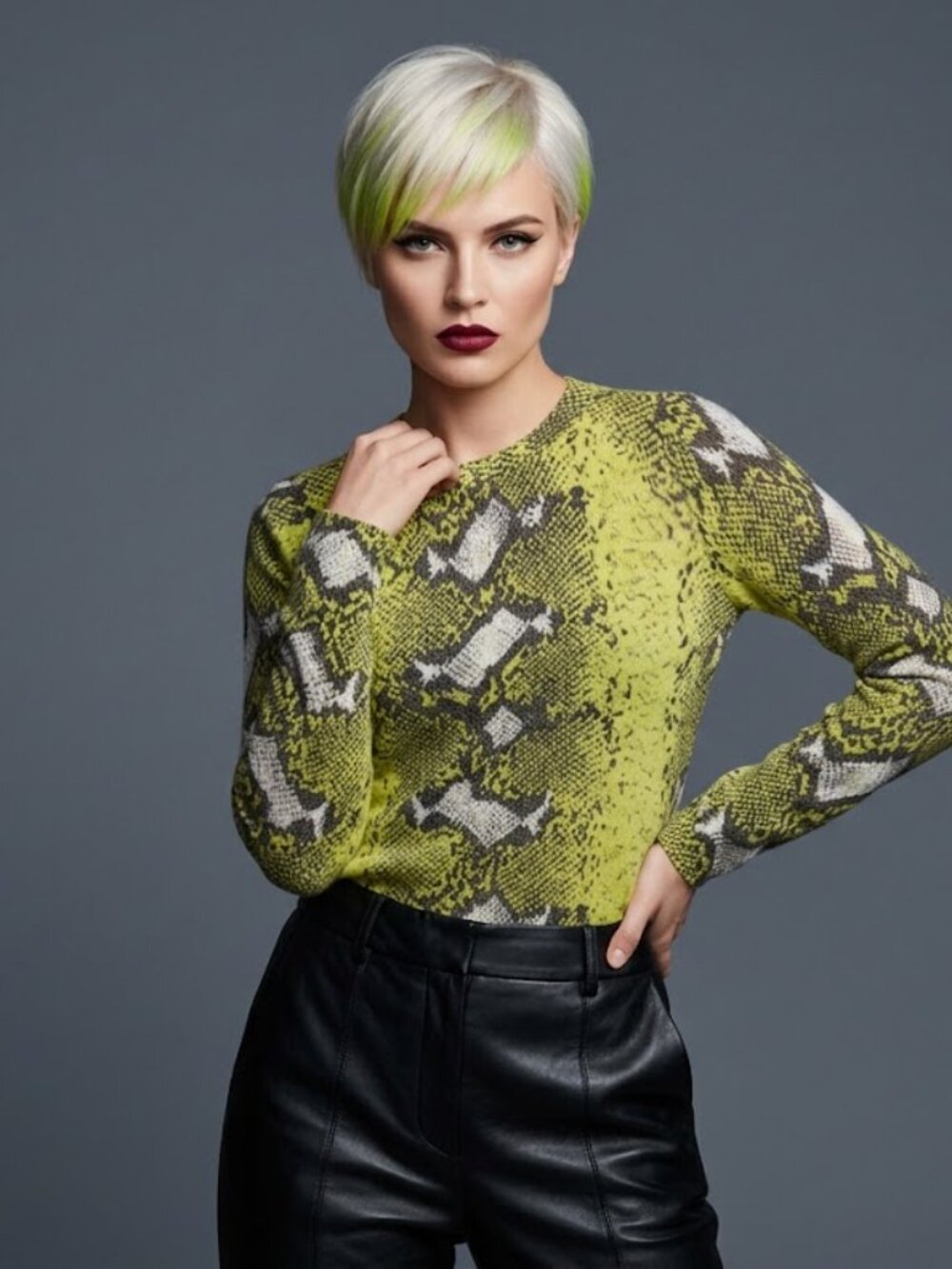 Equipment Femme snake skin cashmere sweater size XS